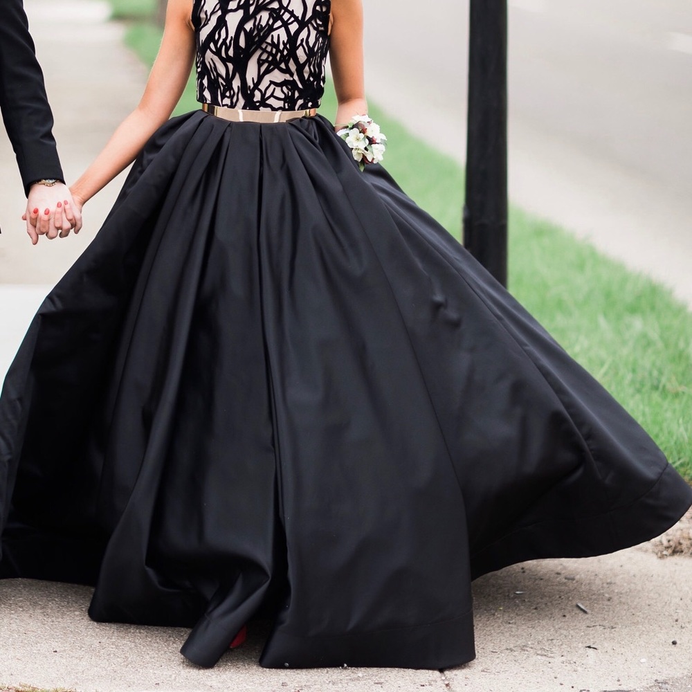 PROM/ SPECIAL OCCASION DRESS - Picture 4 of 4